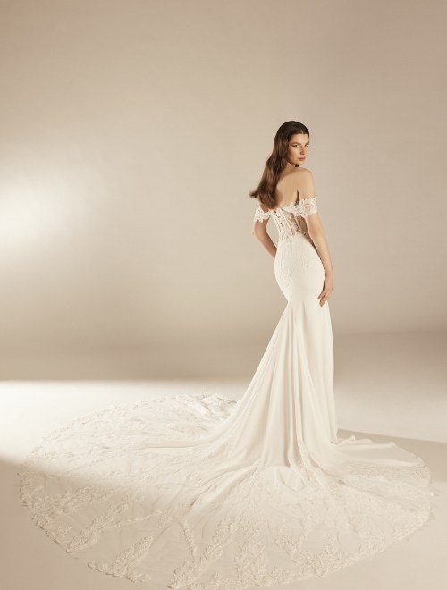 https://elisebride.ro/images/stories/virtuemart/product/CYRENE 3.jpg